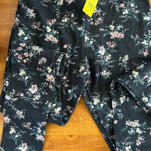 Girls (size 12) Medium- Full Tilt Wildflower leggings